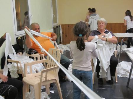 Travail à la chaîne en famille